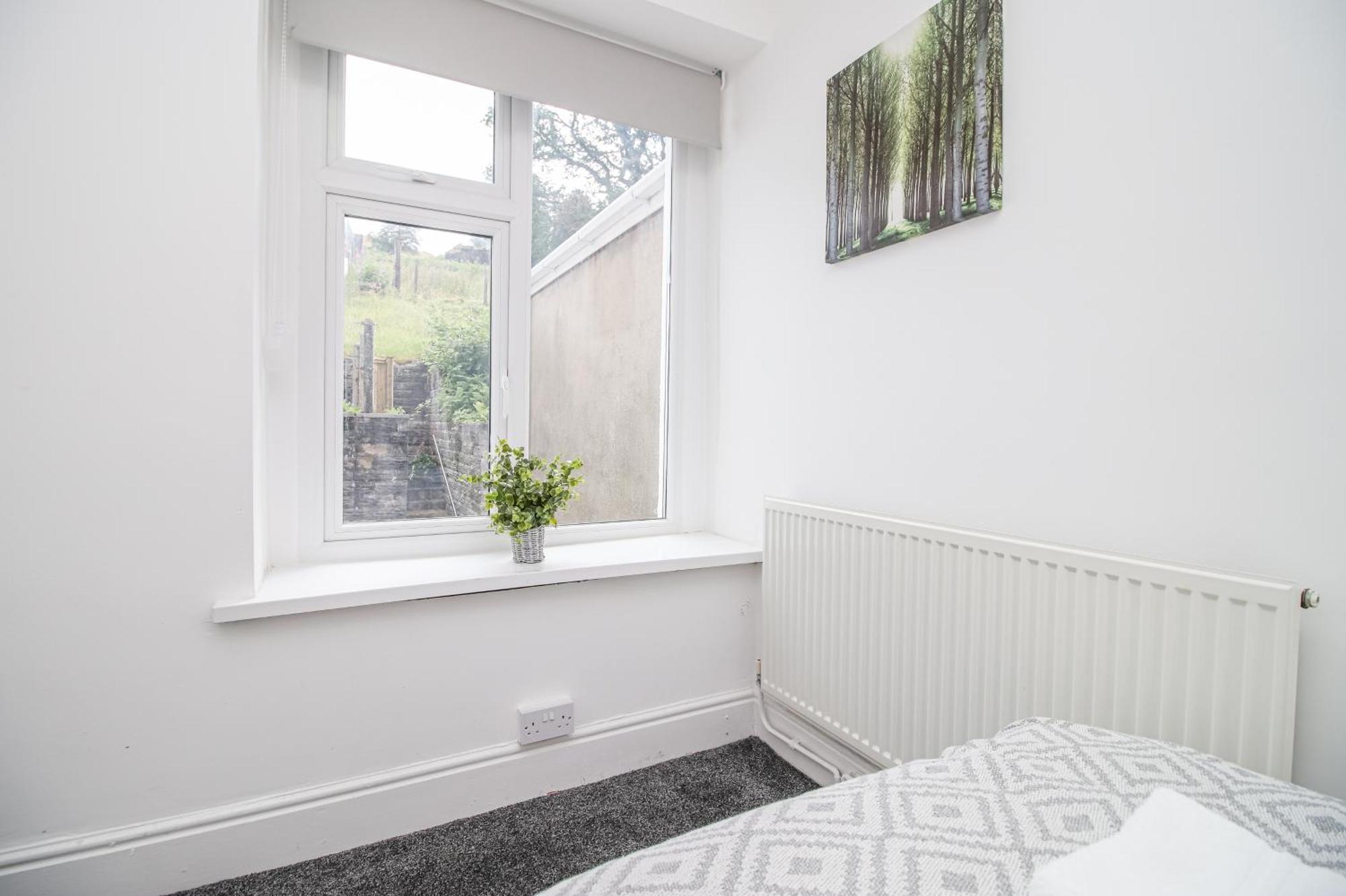 Norton Terrace Charming Home In The Beautiful Afan Forest By Staystaycations ポート・タルボット エクステリア 写真